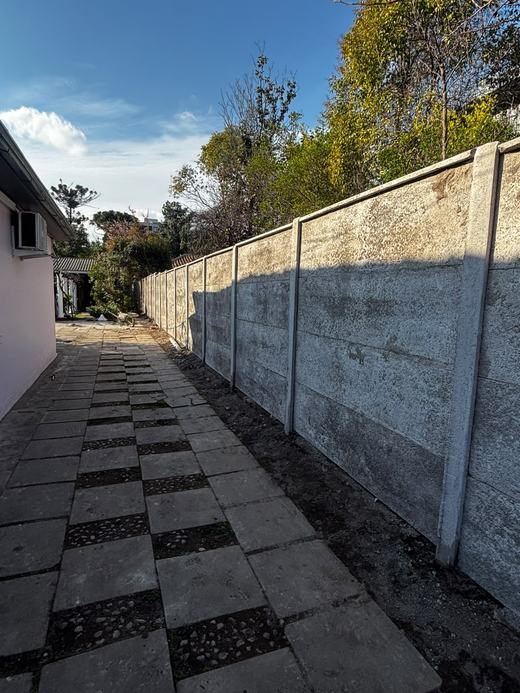 Cierre perimetral Bulldog en un pasillo lateral.